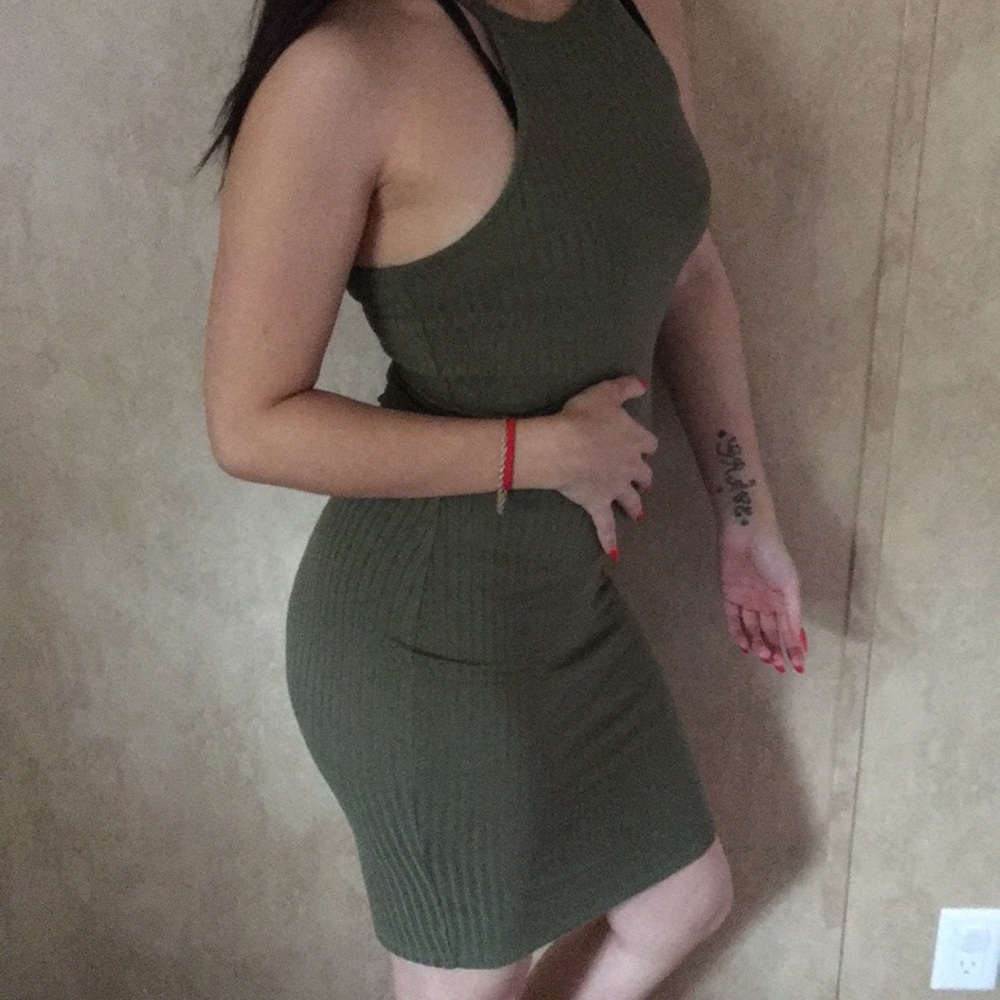 Dress - Picture 2 of 3